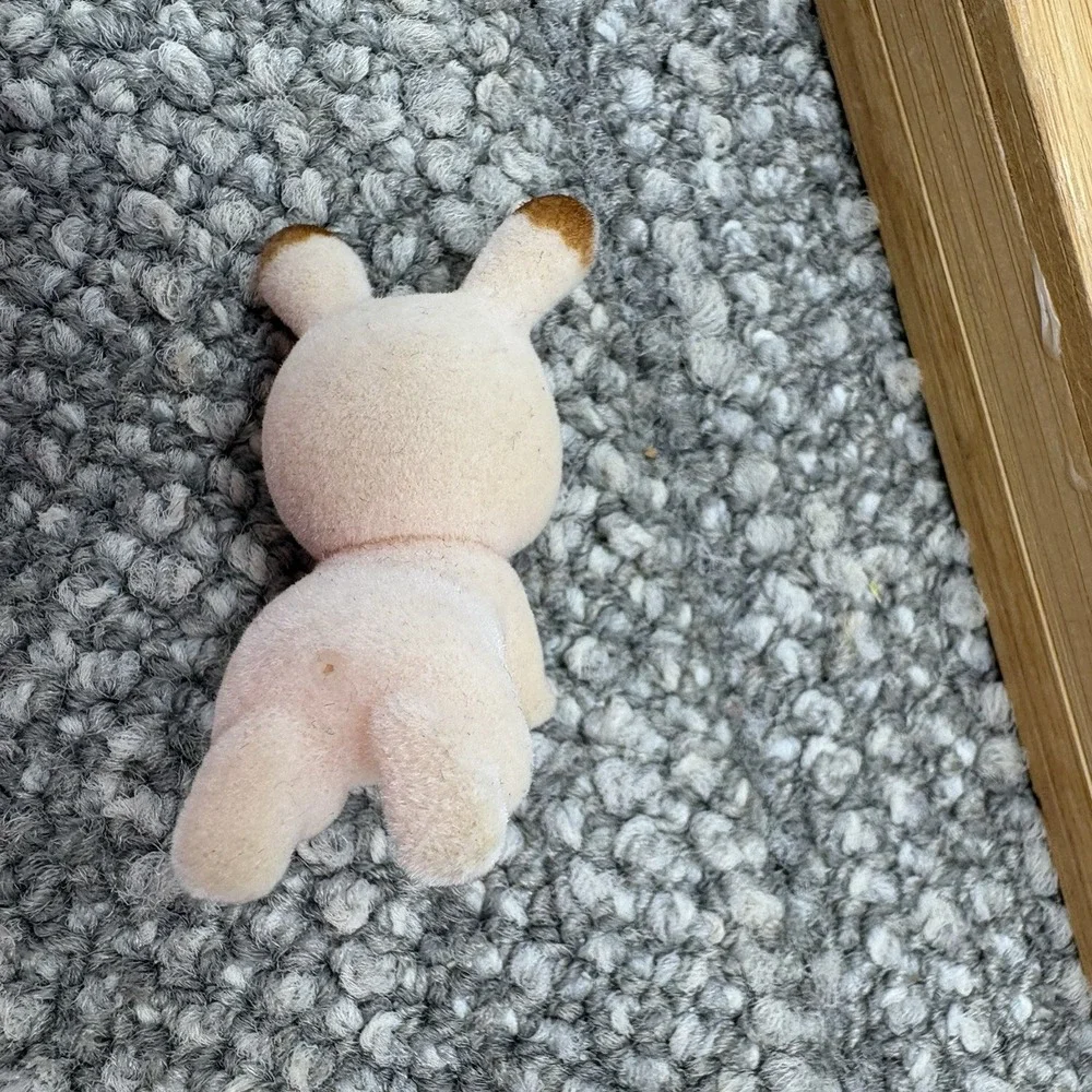 Sylvanian Families Calico Critters Chocolate Rabbit Family VTG Disc